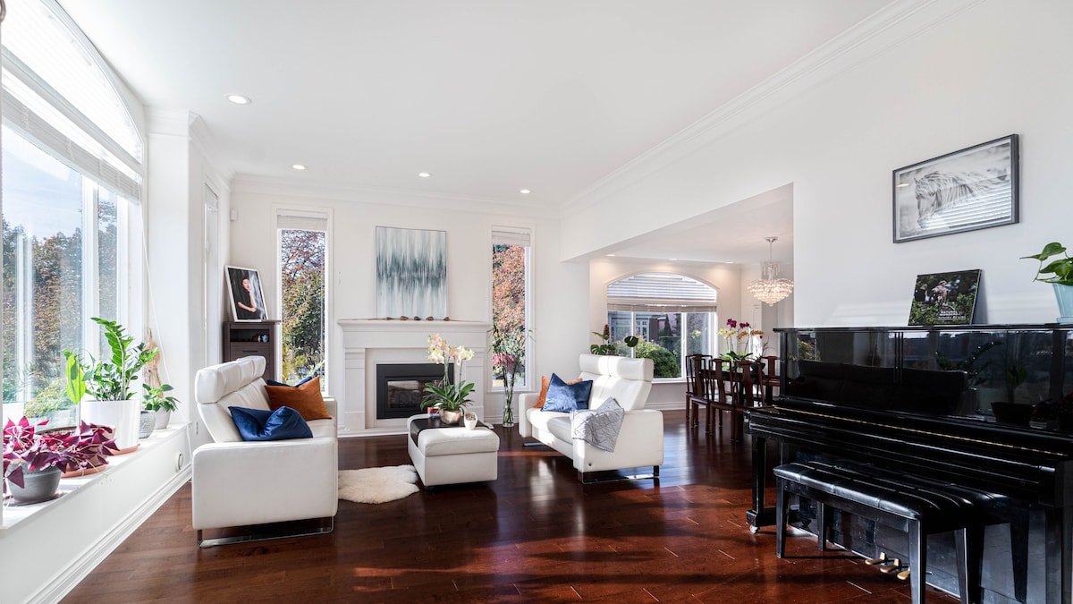 温哥华西区的豪华别墅，附有按摩浴缸钢琴，接近机场downtown gallery image 2