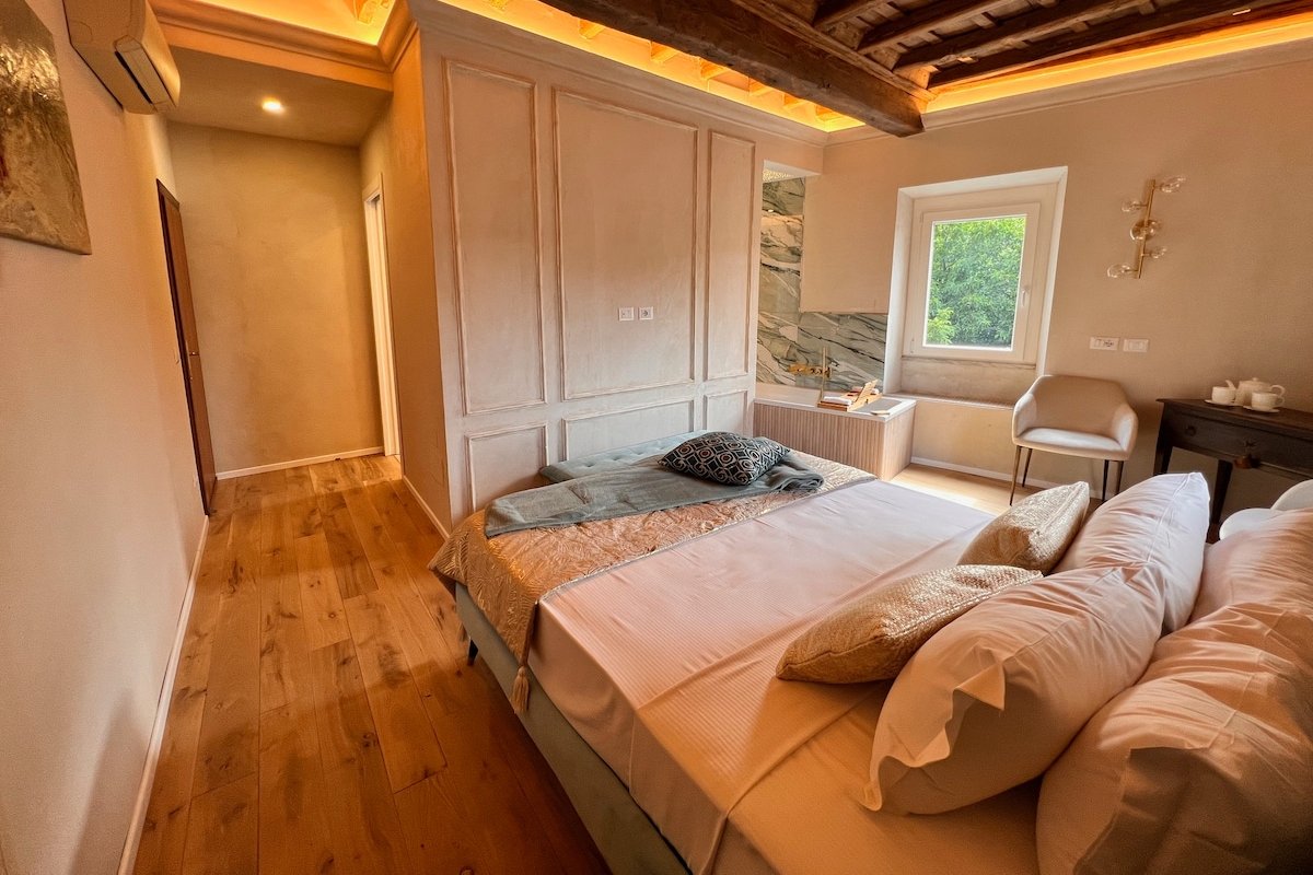 Trastevere’s Stairway gallery image 3