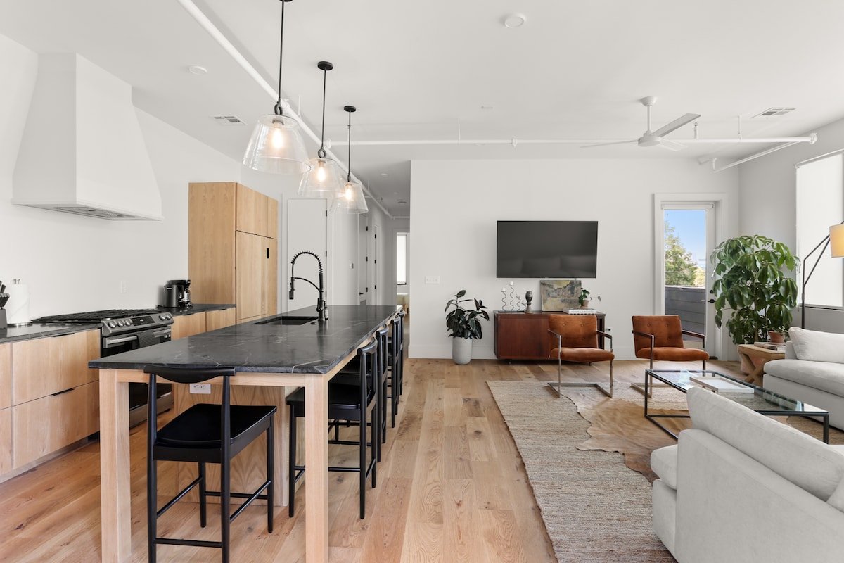 Modern Loft + Walk to The Best of NOLA! gallery image 2