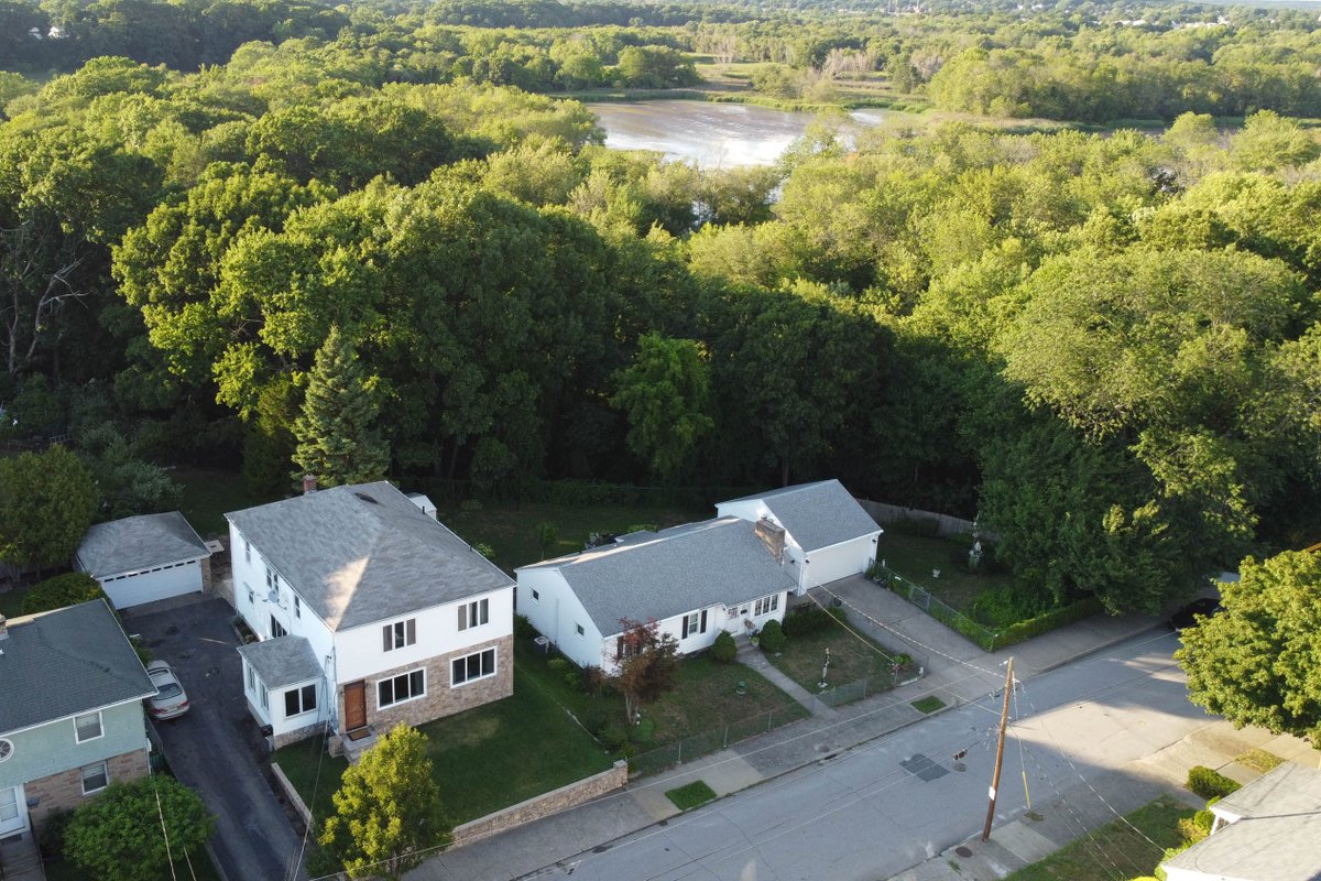 Extraordinary 2-level Oasis | 3 Kitchens | Grps-25