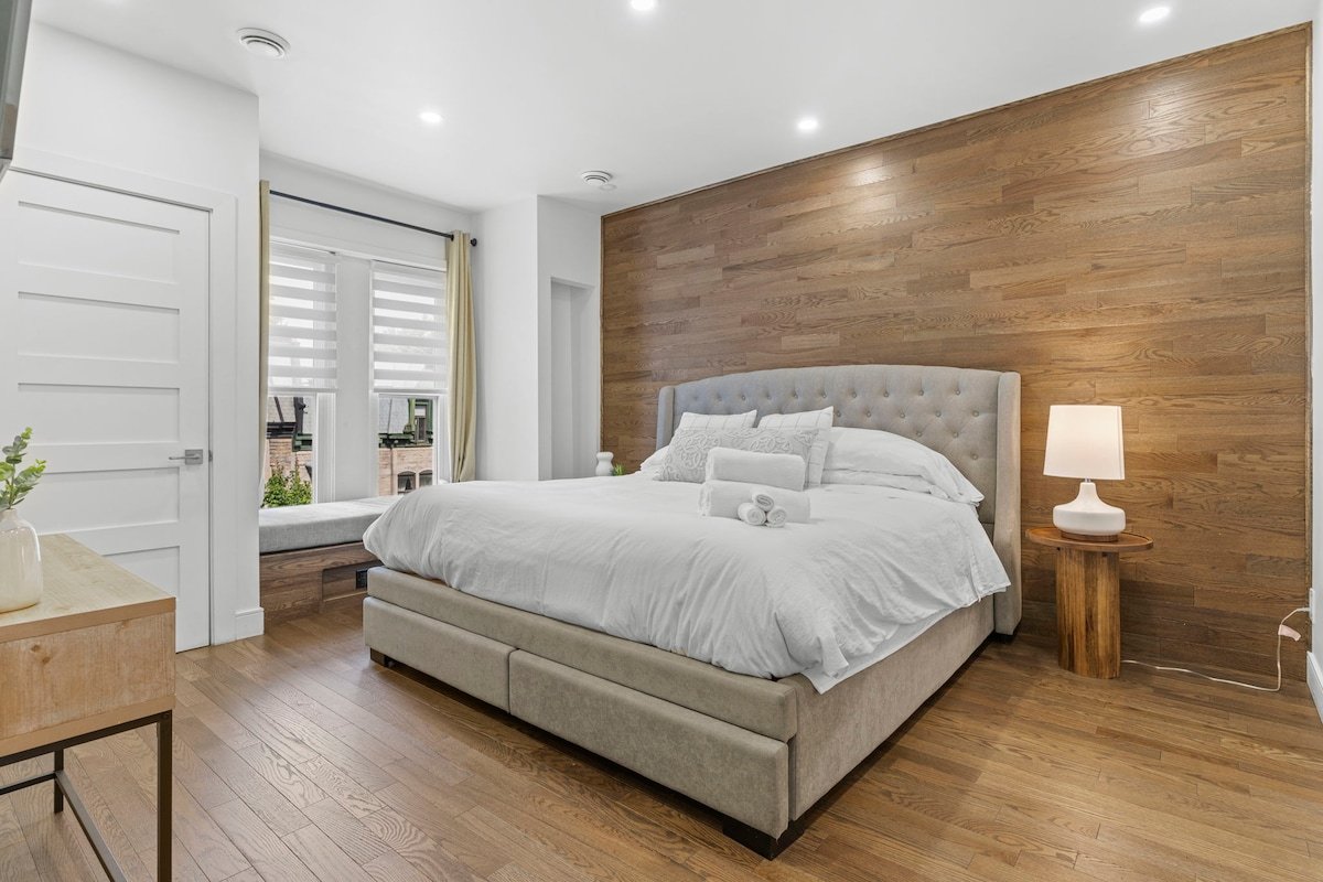 3 bedrooms/DT/king bed/near Subway gallery image 4