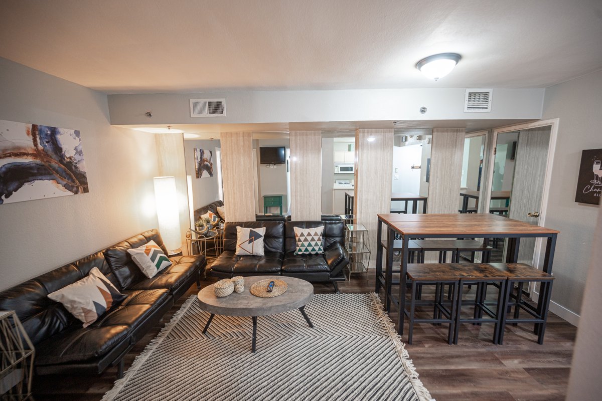 Stay Together on The Strip – 3 Bdrm Condo