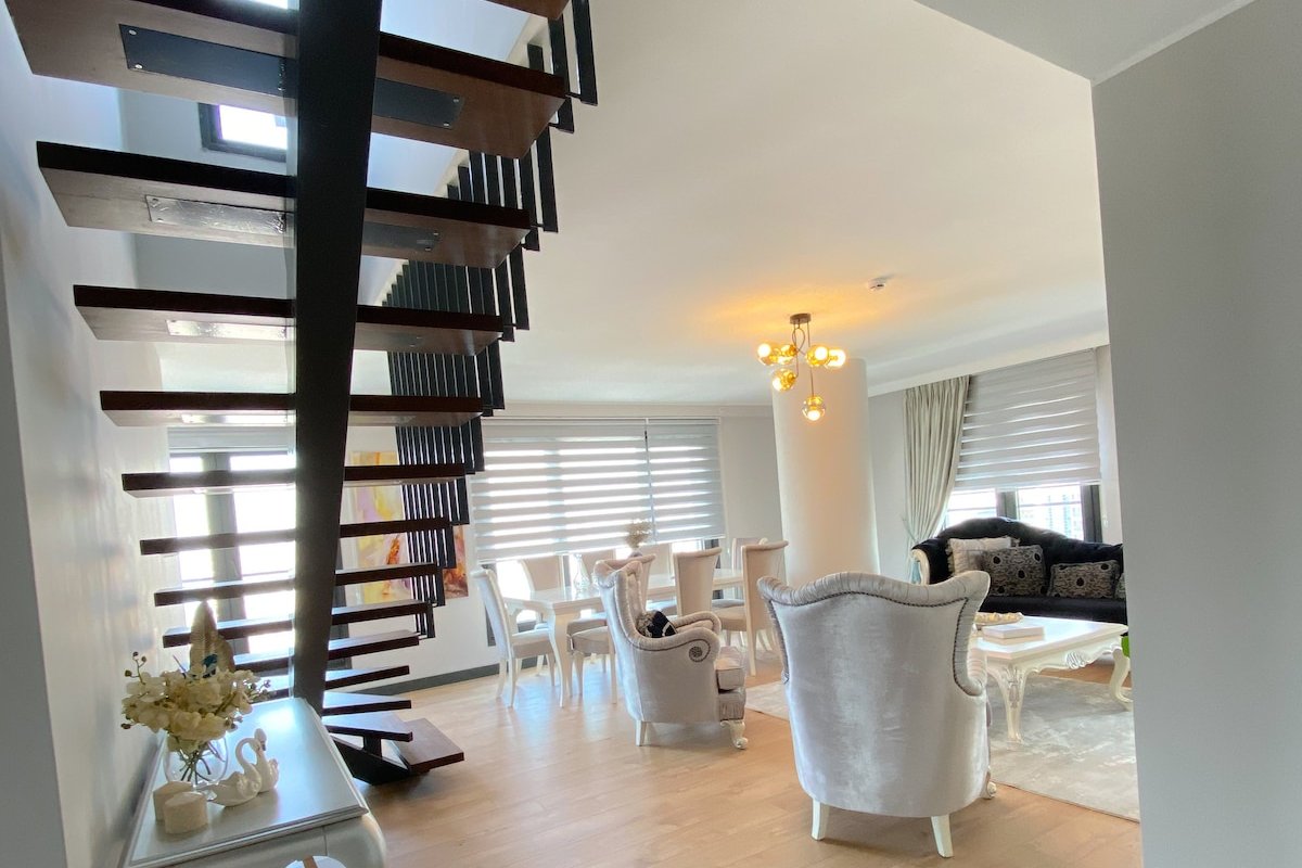 Charming Duplex w/Terrace+4BR/3BA+Fully Equipped gallery image 5