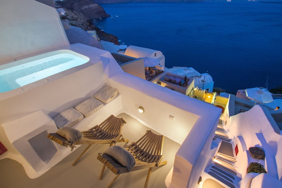 Hector Luxury Cave gallery image 4