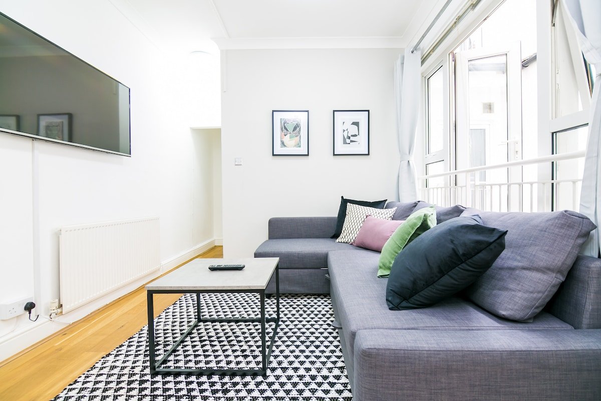 Great size 2 bed Chancery Lane gallery image 4