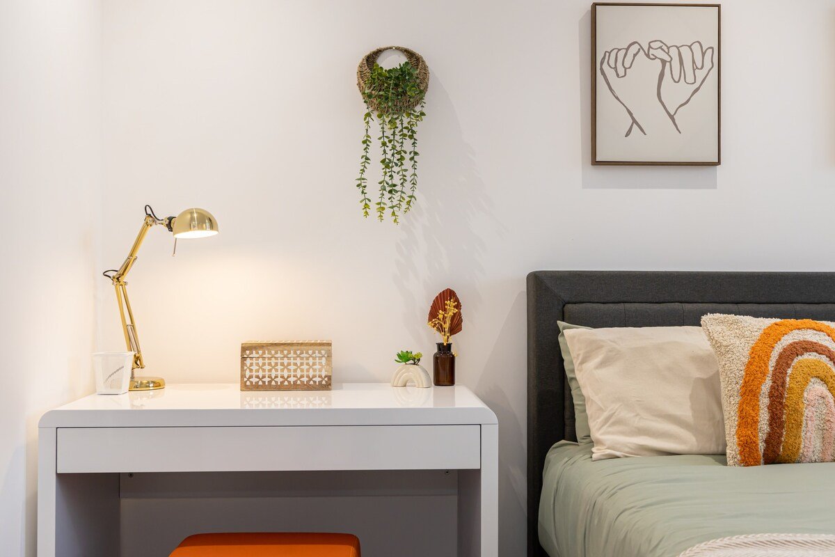 Spacious & Modern | King Beds | Garden | Parking gallery image 5