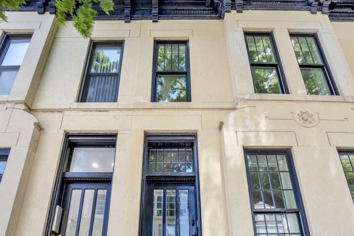 Luxury Gold Coast Historic Home Steps to Old Town