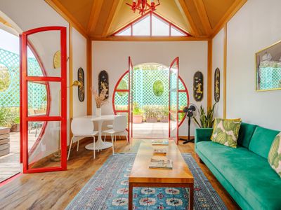 Oasis 2 BR condo w/ rooftop at Roma Norte.