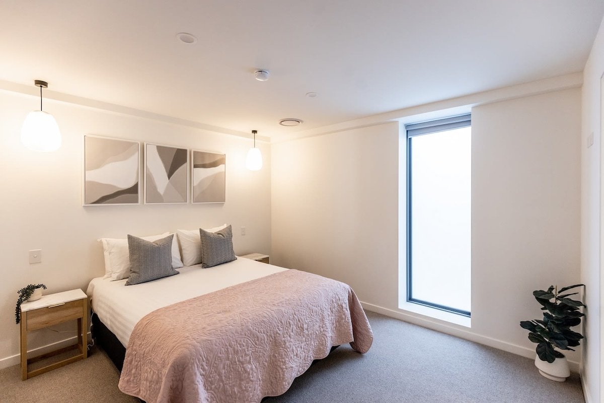 Little Island Apartments #12 gallery image 3