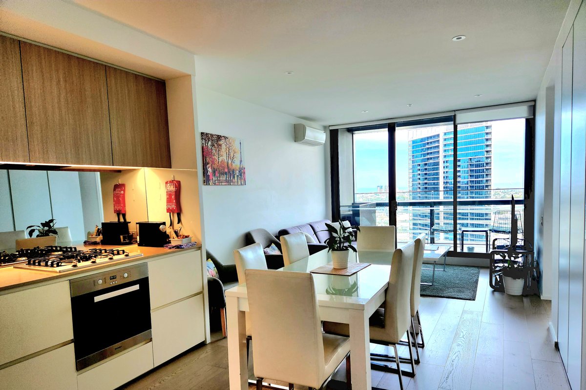 Classic 2 Bedroom – River & Bay Views on Collins