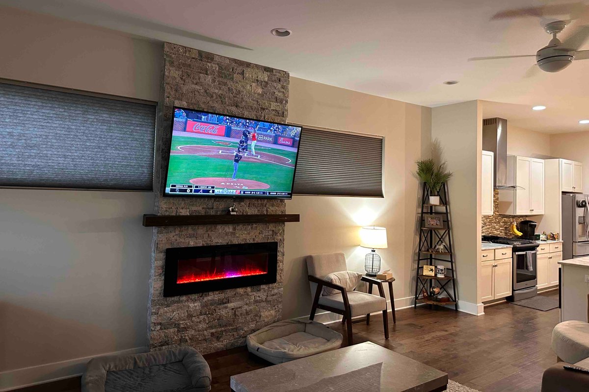 Beautiful & Spacious Modern Home in Nashville!