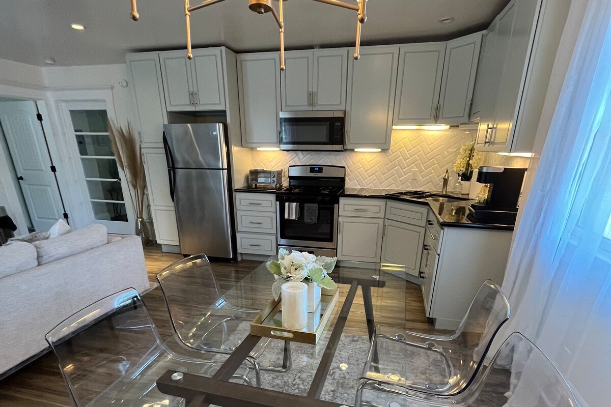 Modern Comfort Near Lake Merritt & Oakland’s Best gallery image 3