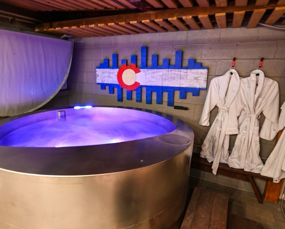 Central Charming Oasis – Mineral Hot Tub/Fire Pit gallery image 4