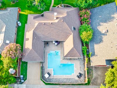 Luxury House with Heated Pool and Spa, 4 Bedrooms