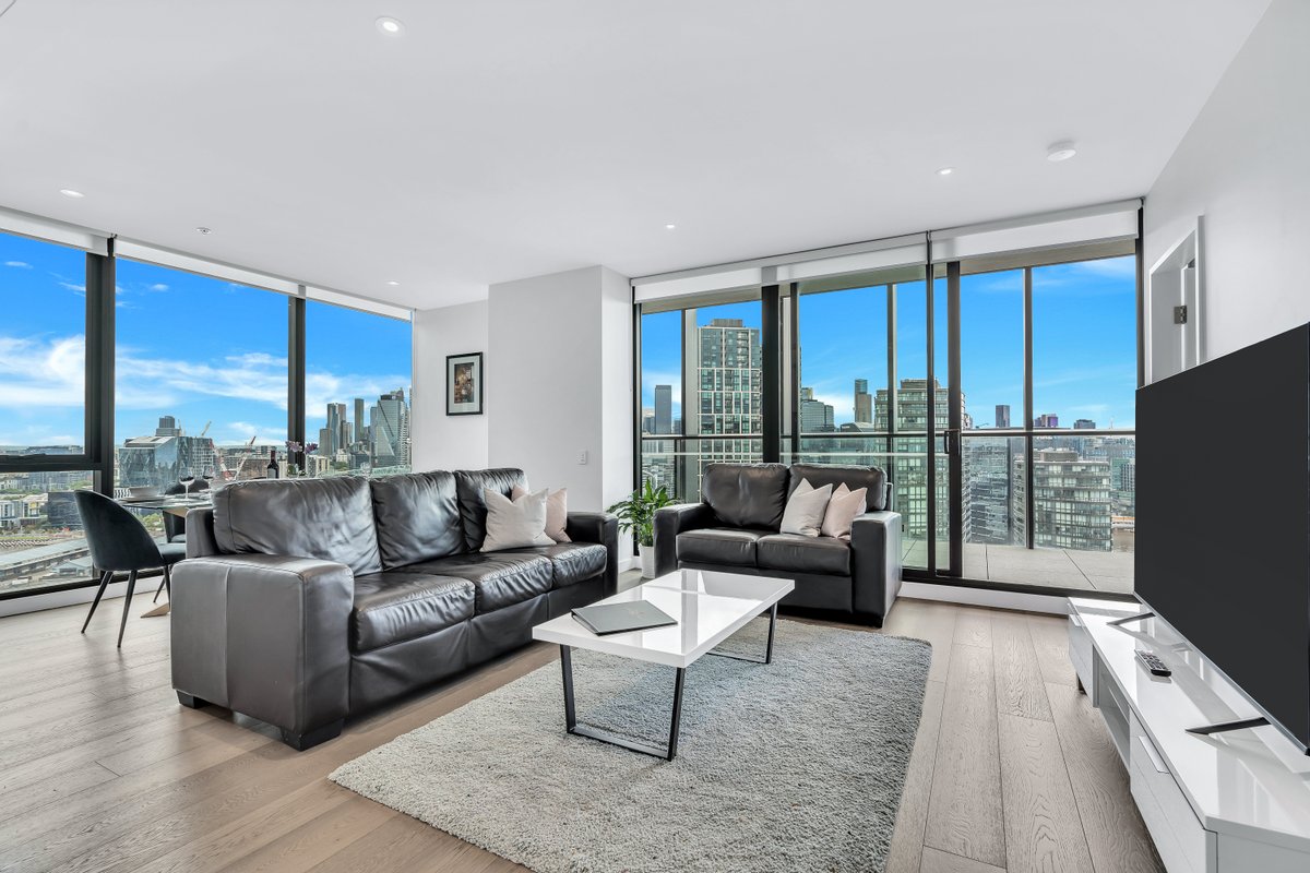 Executive 3 Bedroom with City & Harbour Views