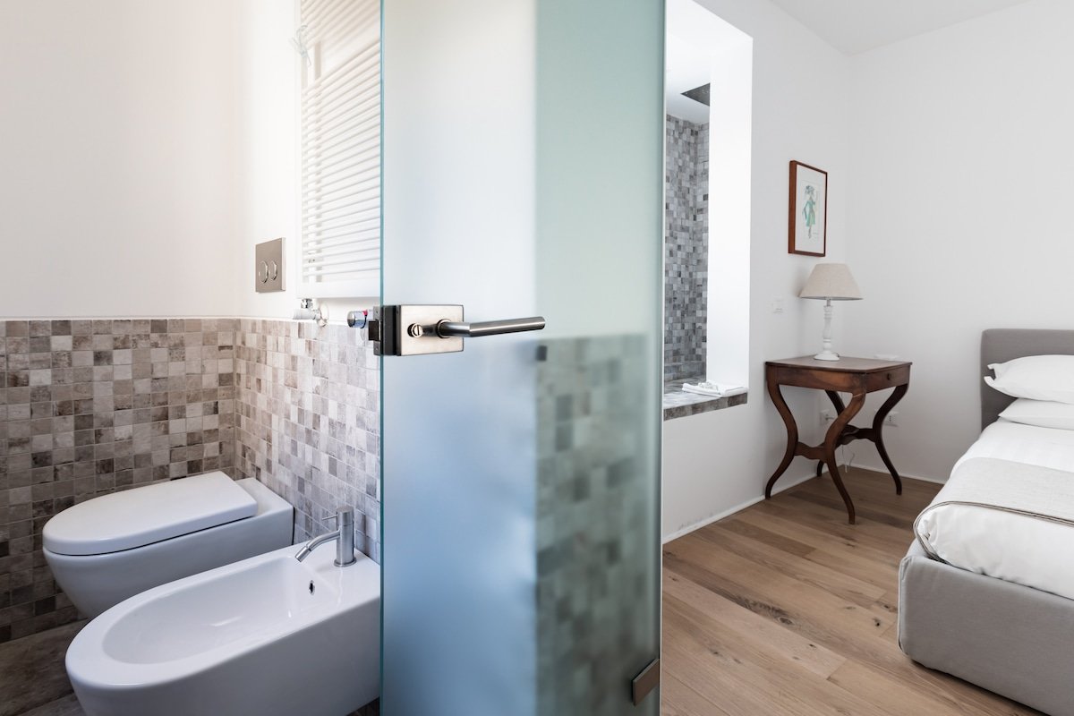 Casa Marisetta—Contemporary Apartment in Historic Building gallery image 5