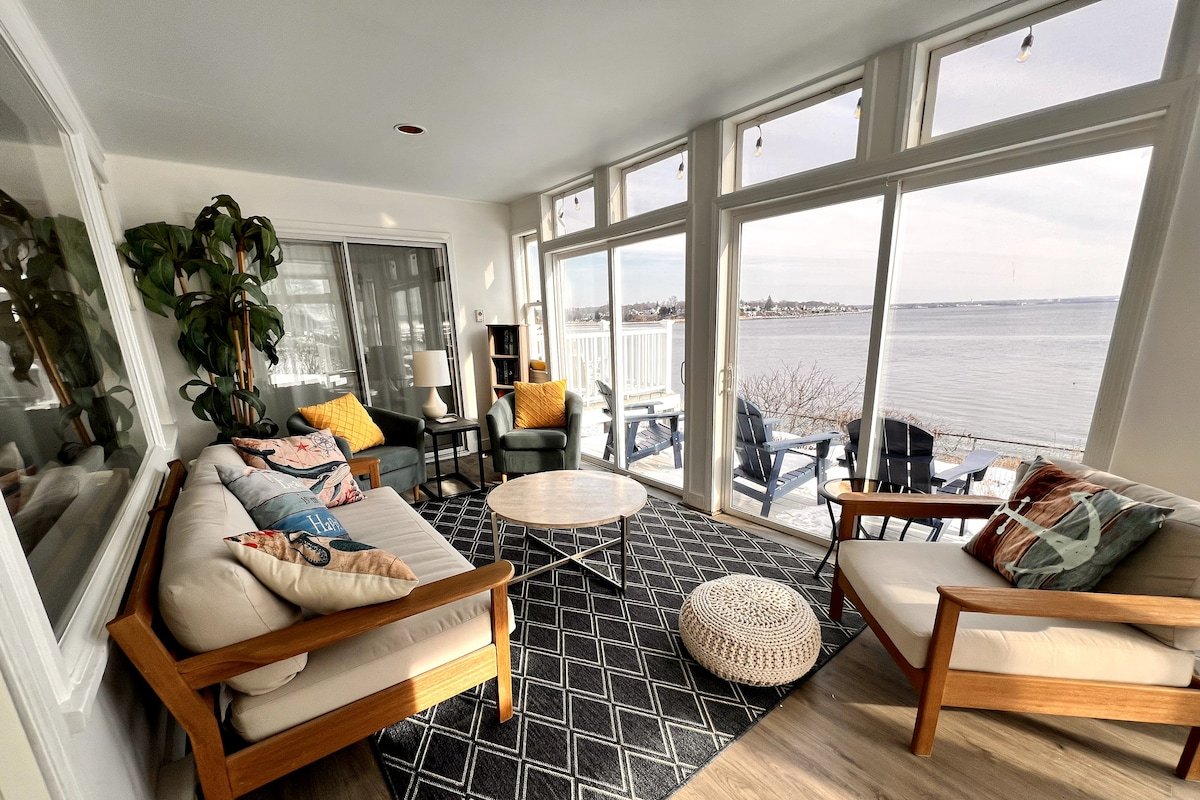 Bristol by the Bay, Waterfront Retreat, Sleeps 10! gallery image 4