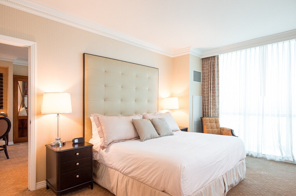 2BR/3BA | Tower 1 | 27FL + Balcony | Luxe Retreat! gallery image 3