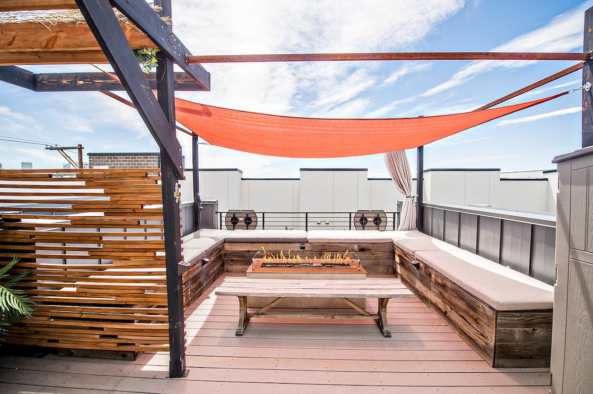 Modern 3-Story Sanctuary w/ Private roof Oasis gallery image 3