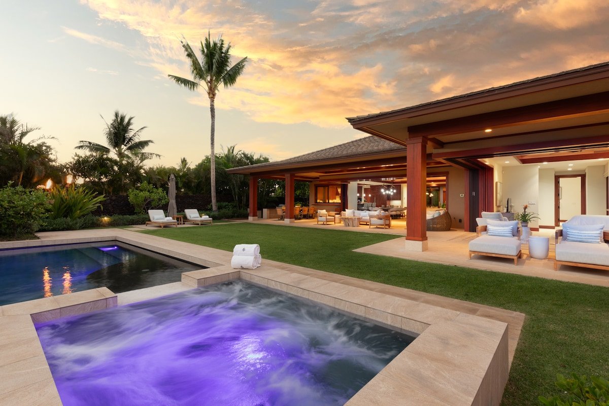 Kulanakauhale 11 – Elegant & Modern | Onsite Staff