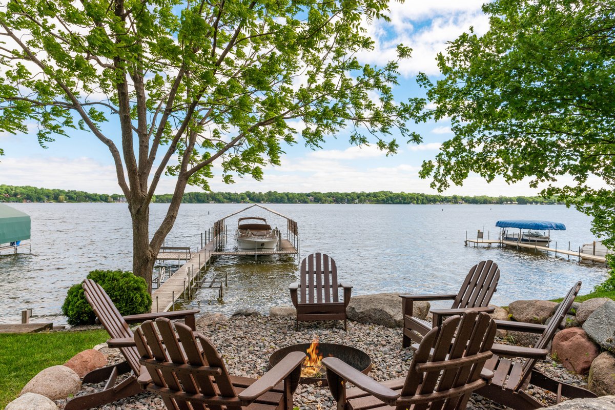 MINNeSTAY* Lakefront Luxury | Waterfront