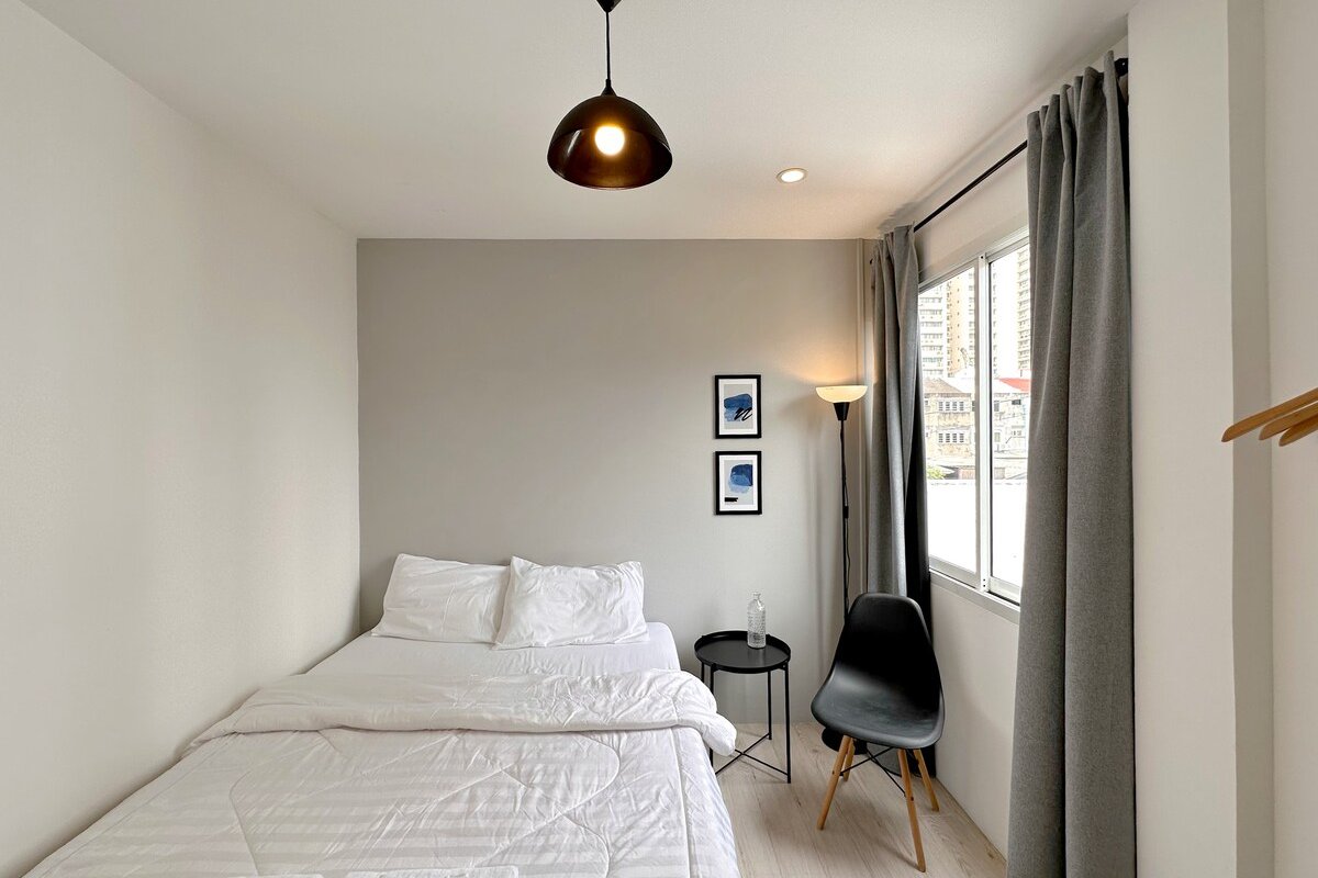 Na Ekkamai Entire Building/ 6 Bedrooms 12guests gallery image 3