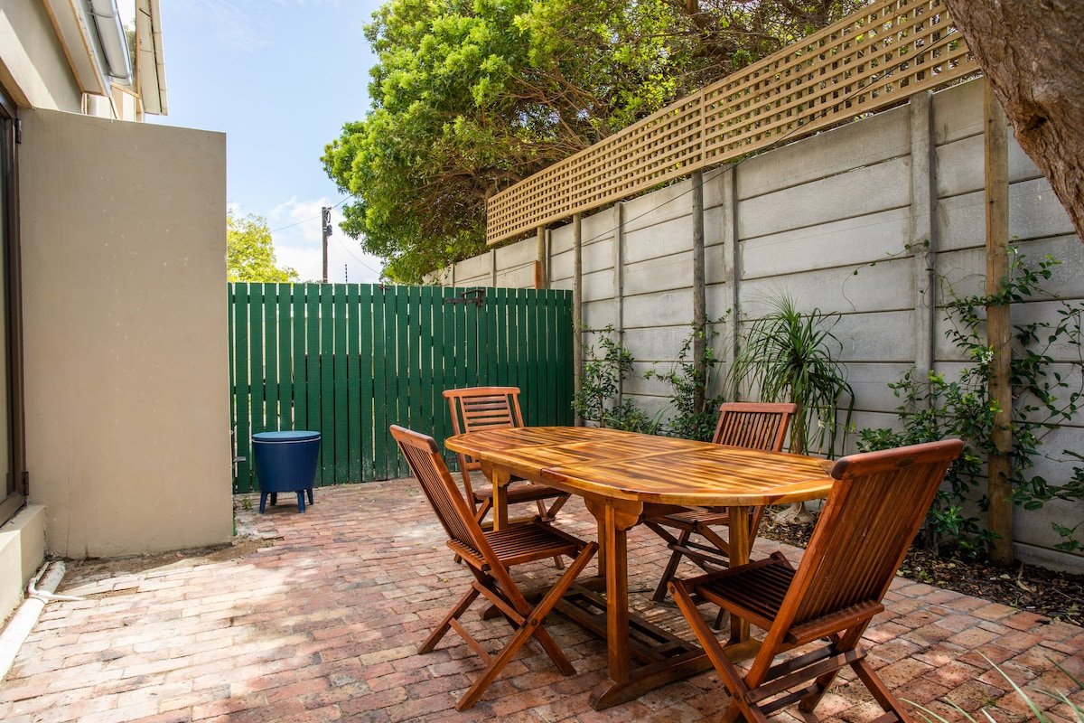 The White House in Fabulous Fish Hoek gallery image 5