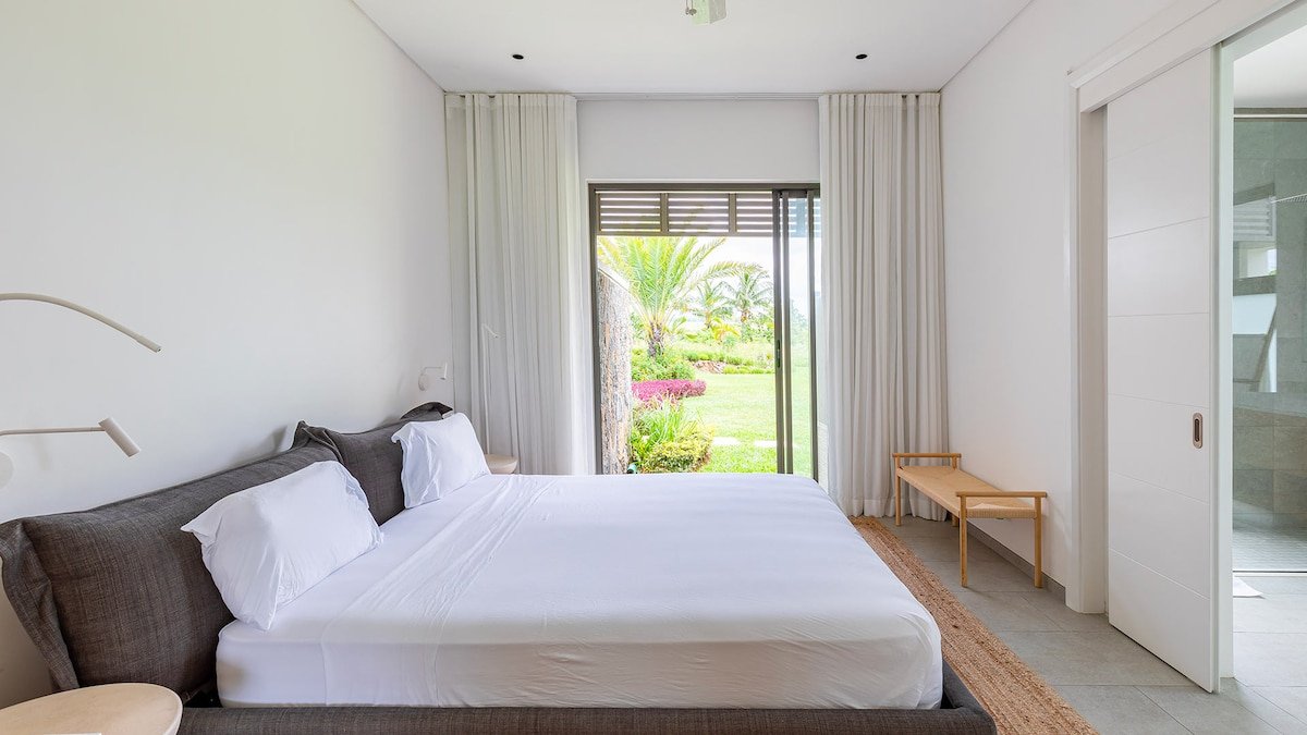 Luxury, Villa Ahura, pool, on Anahita golf course gallery image 2