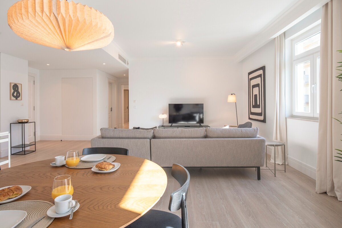 Charming Apartment in a Private Condominium w/Pool gallery image 5