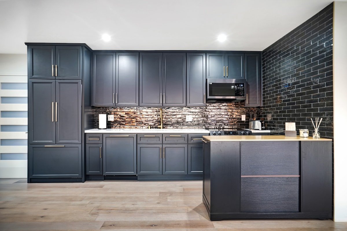 Modern Villa On Sunset Plaza gallery image 5