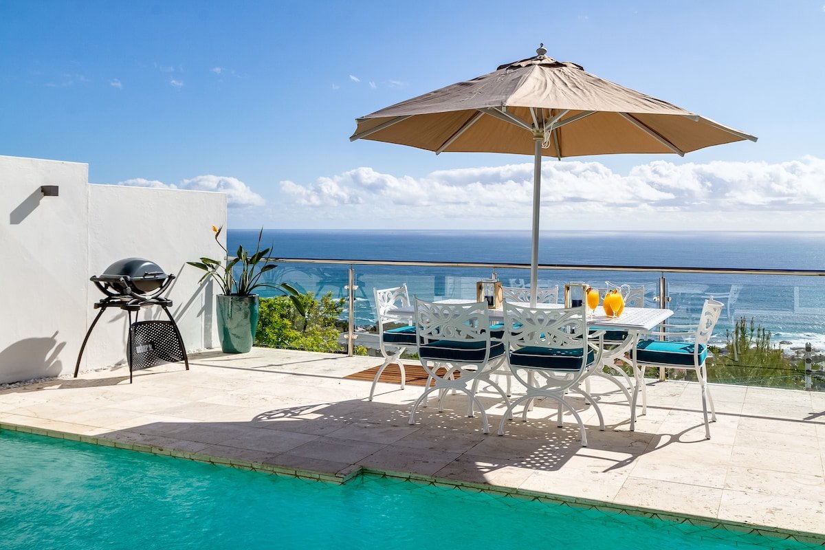 Luxury Home – Ocean, Sunset & Mountain Views gallery image 4