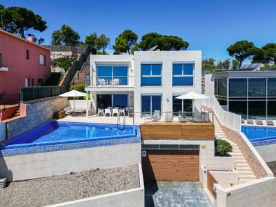 ★ CoastalVillas – Villa Blanca ★ infinity pool