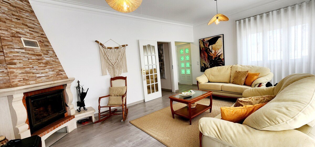 Villa Baixus swimming pool and games room! gallery image 5