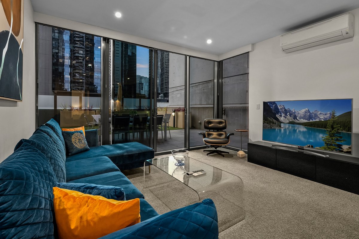 Exclusive Stays – Southbank Podium II