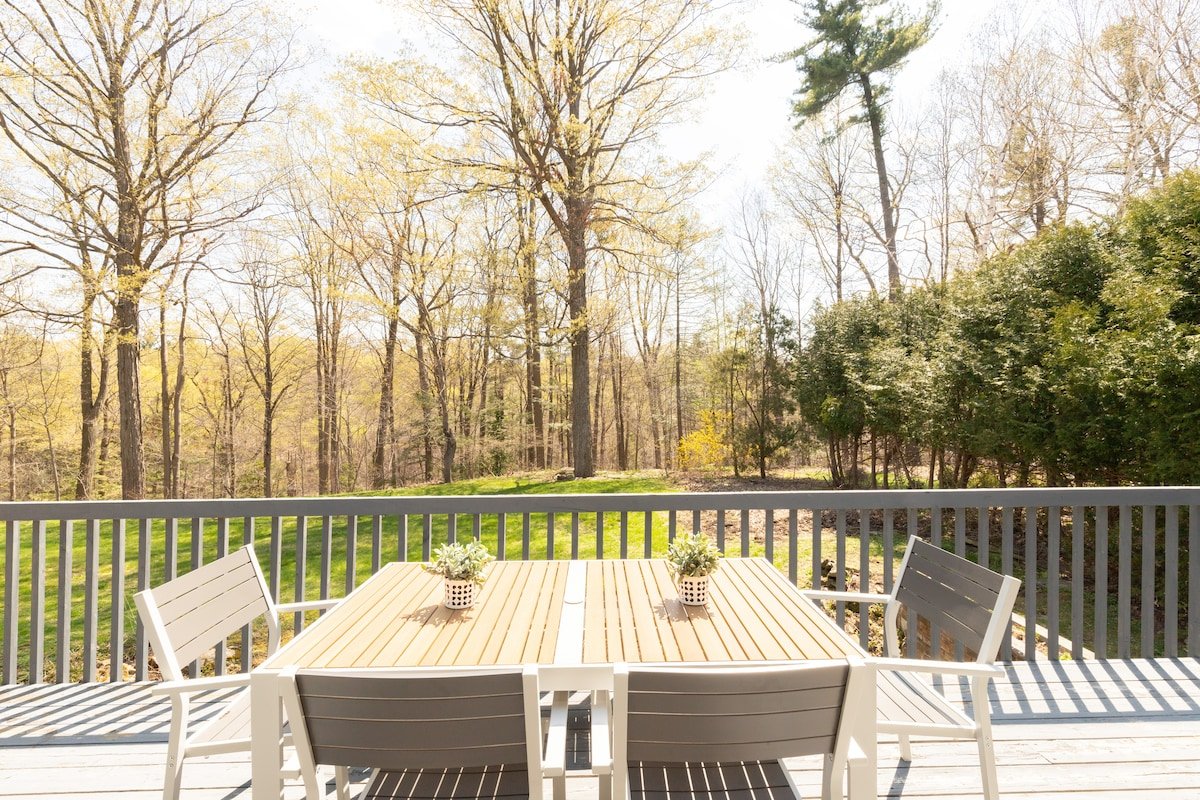 Oasis on a Ravine Forest with Yoga Room gallery image 2