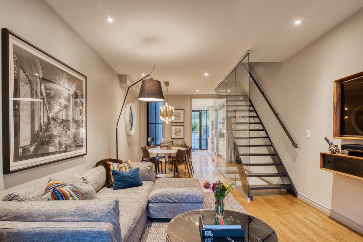 Stylish 1870s Home near Distillery District & Old Toronto