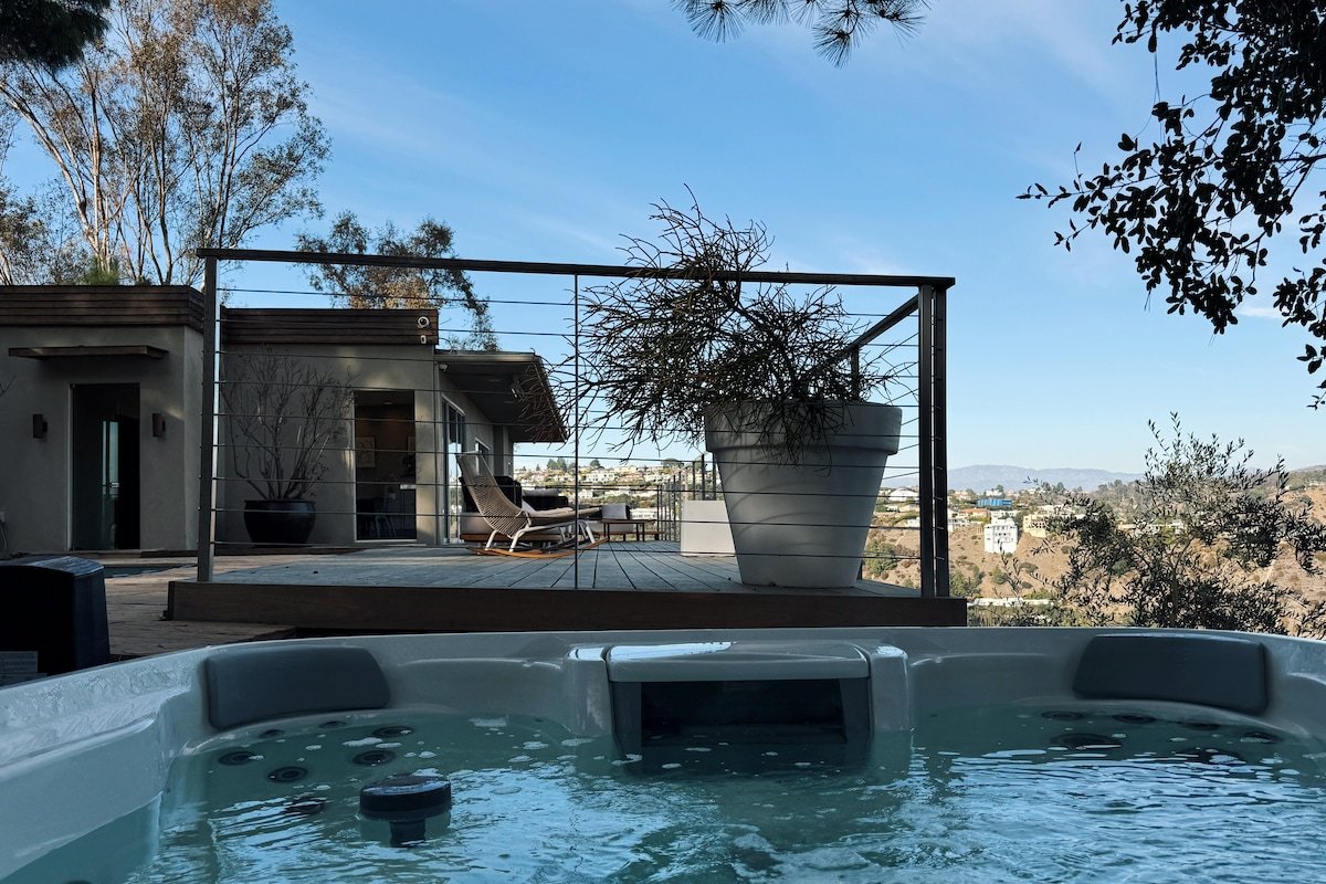 Secluded Luxury Retreat in LA gallery image 3