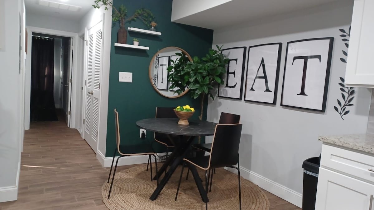 20minsNYC/MSG/Prud/Met-Life/Dtw EWR/ cute 2BR gallery image 3