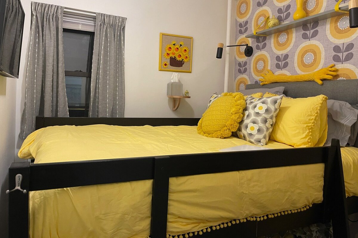 5 bdrm, 2 bath apt on Manhattan’s Upper West Side! gallery image 5