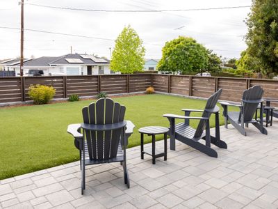 7br/5ba home with water view – 10 min to DT!