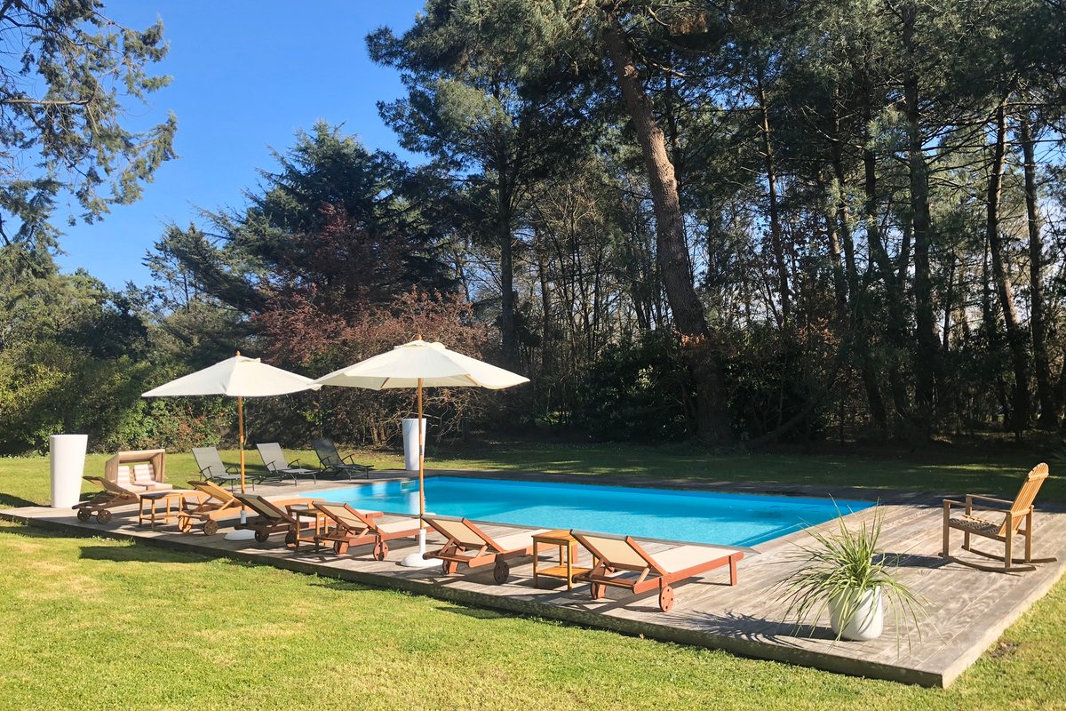 « La Pignada » villa avec piscine au cœur des pins