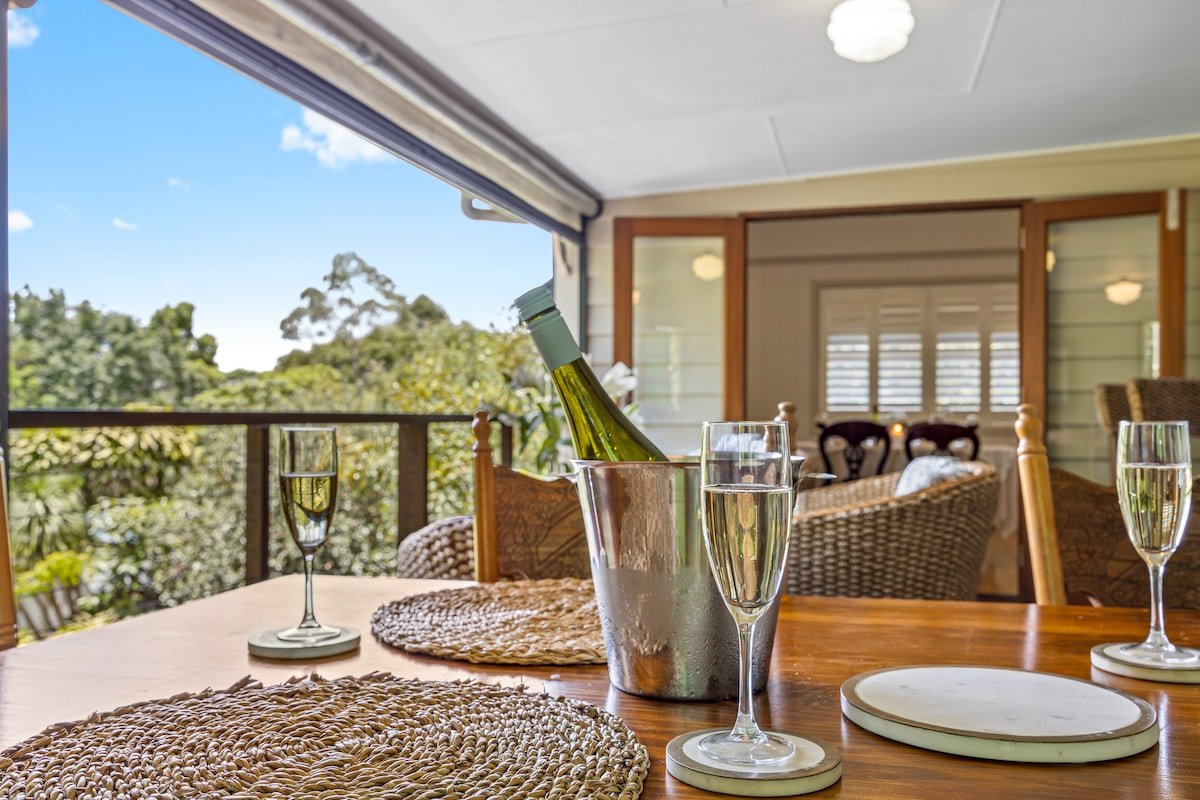 Superb Setting for Maleny Family Stay gallery image 4