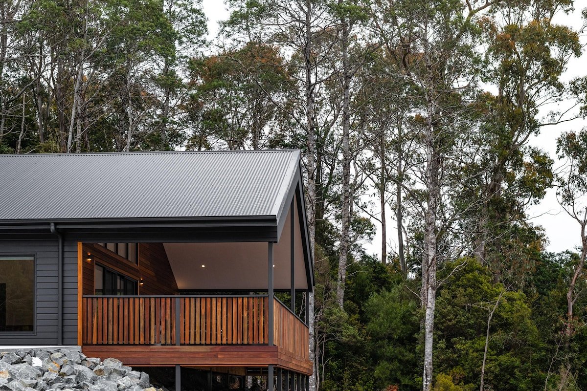 Blackjack – Deluxe Chalet gallery image 3