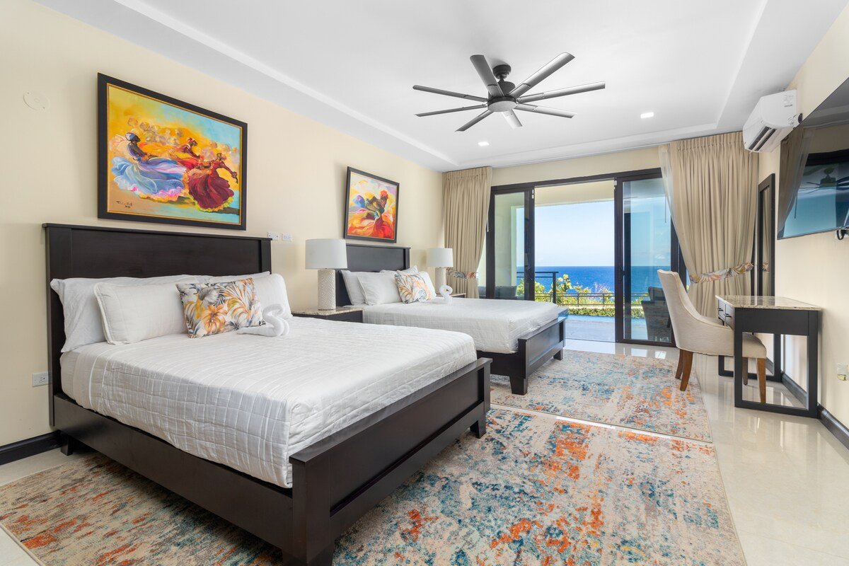 Panoramic Cliffside Luxe Villa gallery image 4