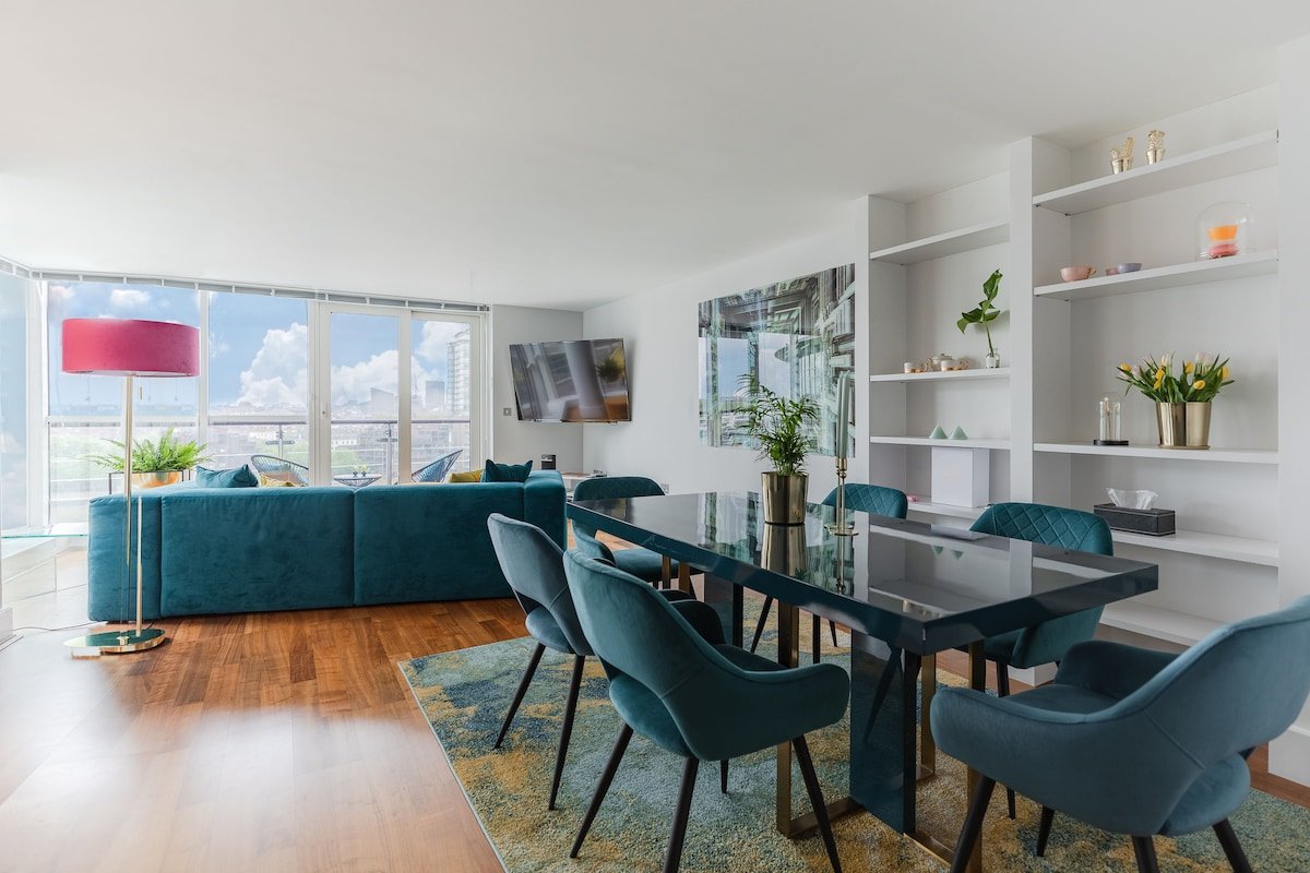 Dazzling Thames Views Meet Glamorous Family Living gallery image 5