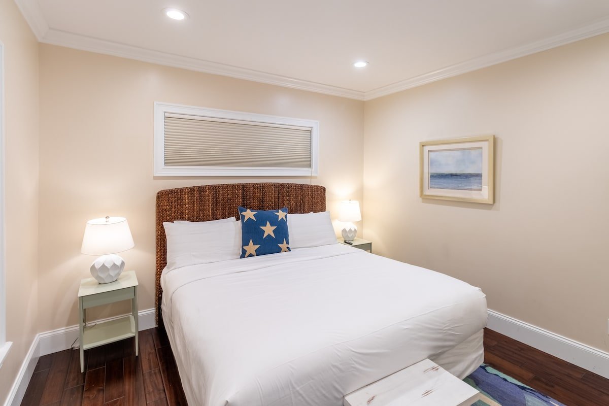 Private Home w/Game Room, Fireplace & Parking gallery image 4