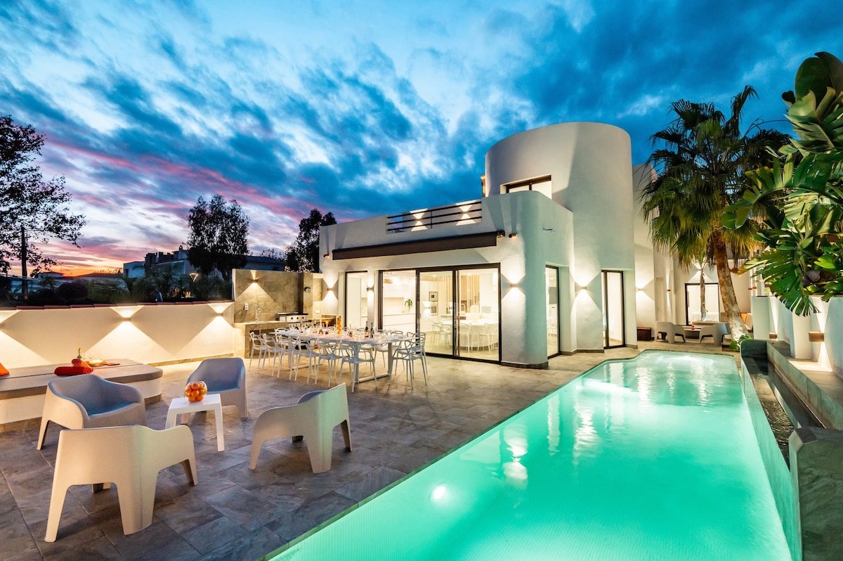 Villa N°16 Luxurious comfort in the Marina gallery image 2