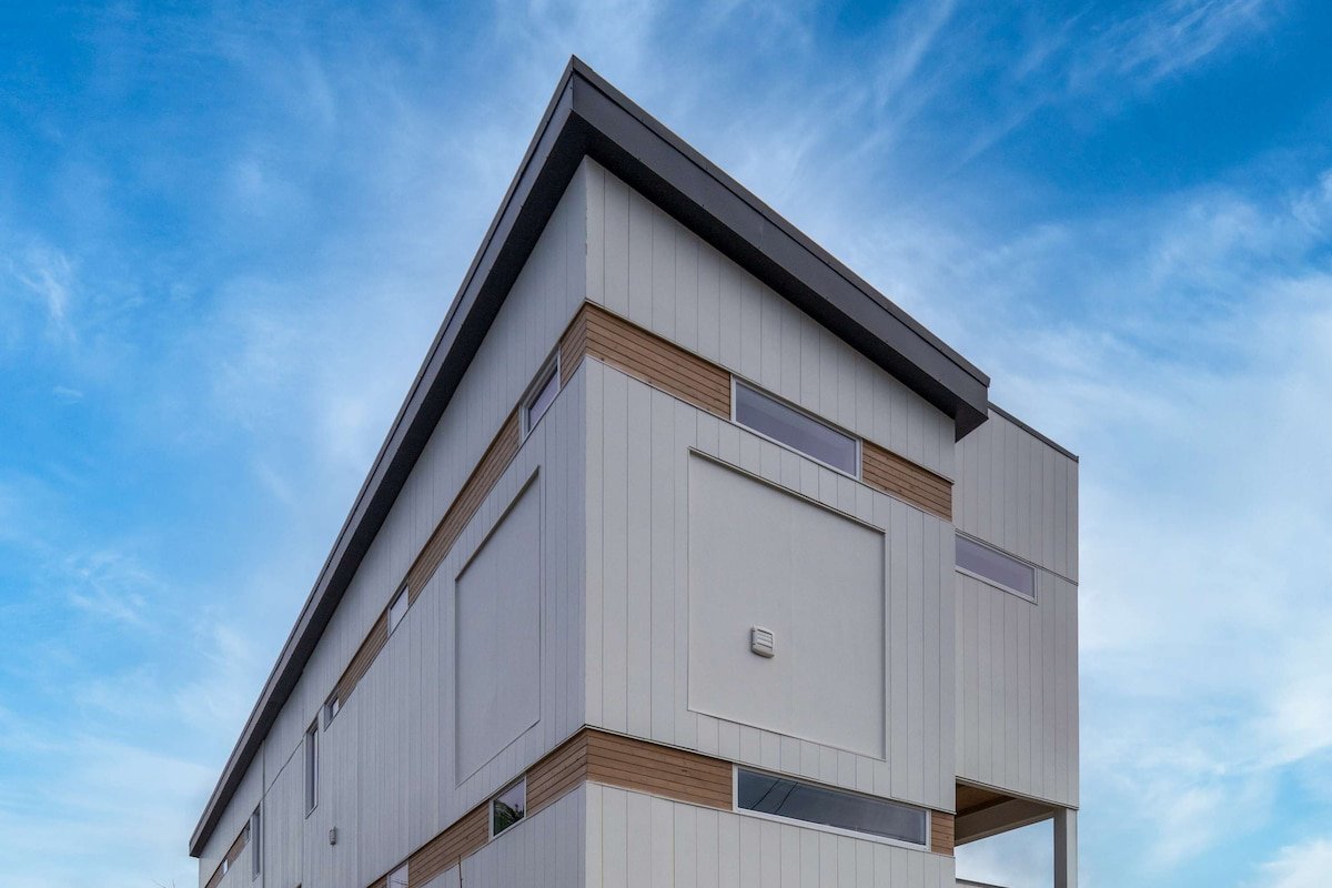 Alberta Arts – 3BR – Local Eats & Modern Design gallery image 3