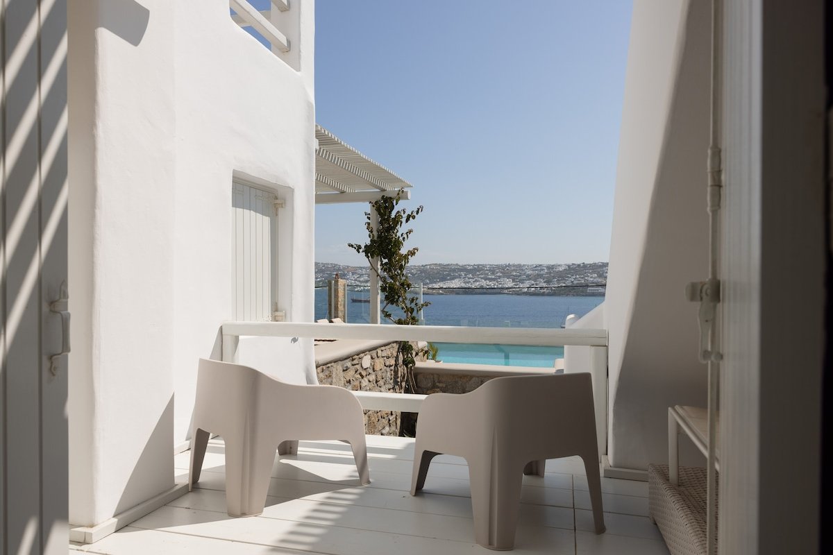 Home with Private Jacuzzi & Shared Swimming Pool gallery image 5