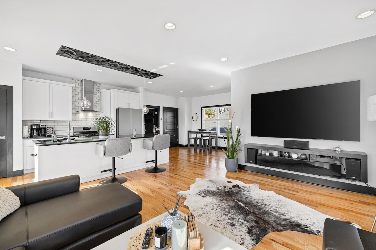 Nashville Modern Near Gulch Rooftop View w/ Garage gallery image 3